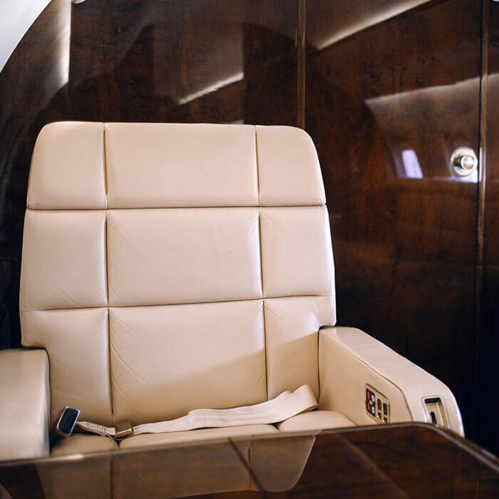 komfortabler Sitz einer Bombardier Global Express XRS D-AGOV